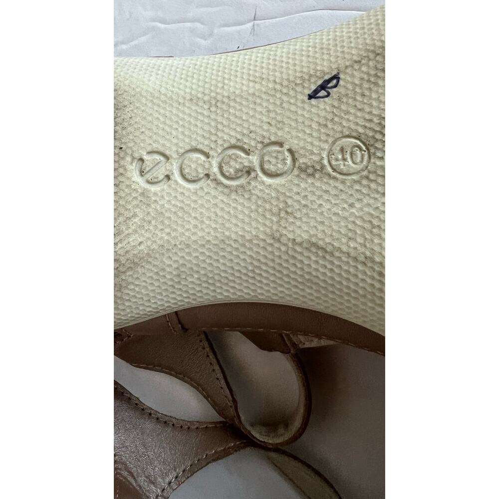 Ecco Flash Comfort Strappy Shimmer Tan Leather T Strap Buckle Sandals Sz 9 - Picture 10 of 11